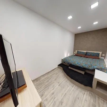 - 1 Bedroom Maisonnette Lägenhet Valletta