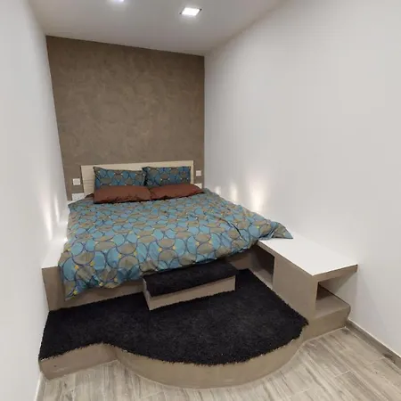 - 1 Bedroom Maisonnette * Valletta